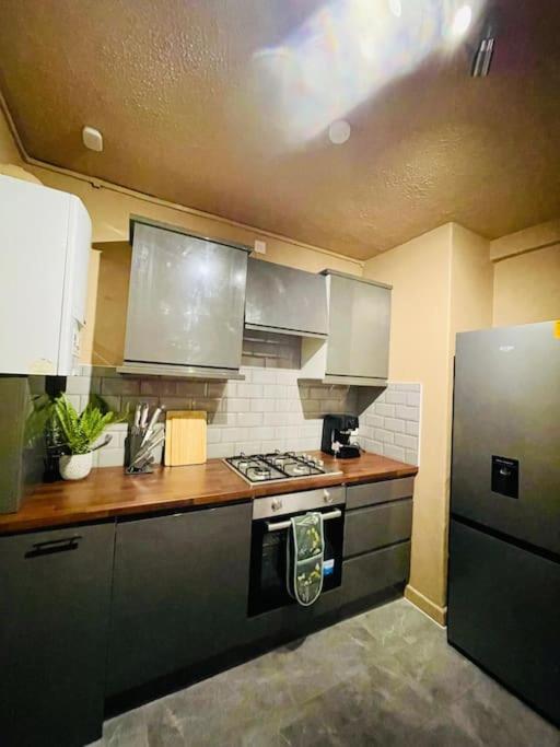 2bd Canarywharf Mile End Private Balcony Free Parking Лондон