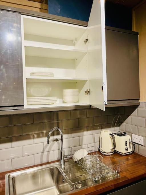 2bd Canarywharf Mile End Private Balcony Free Parking Лондон