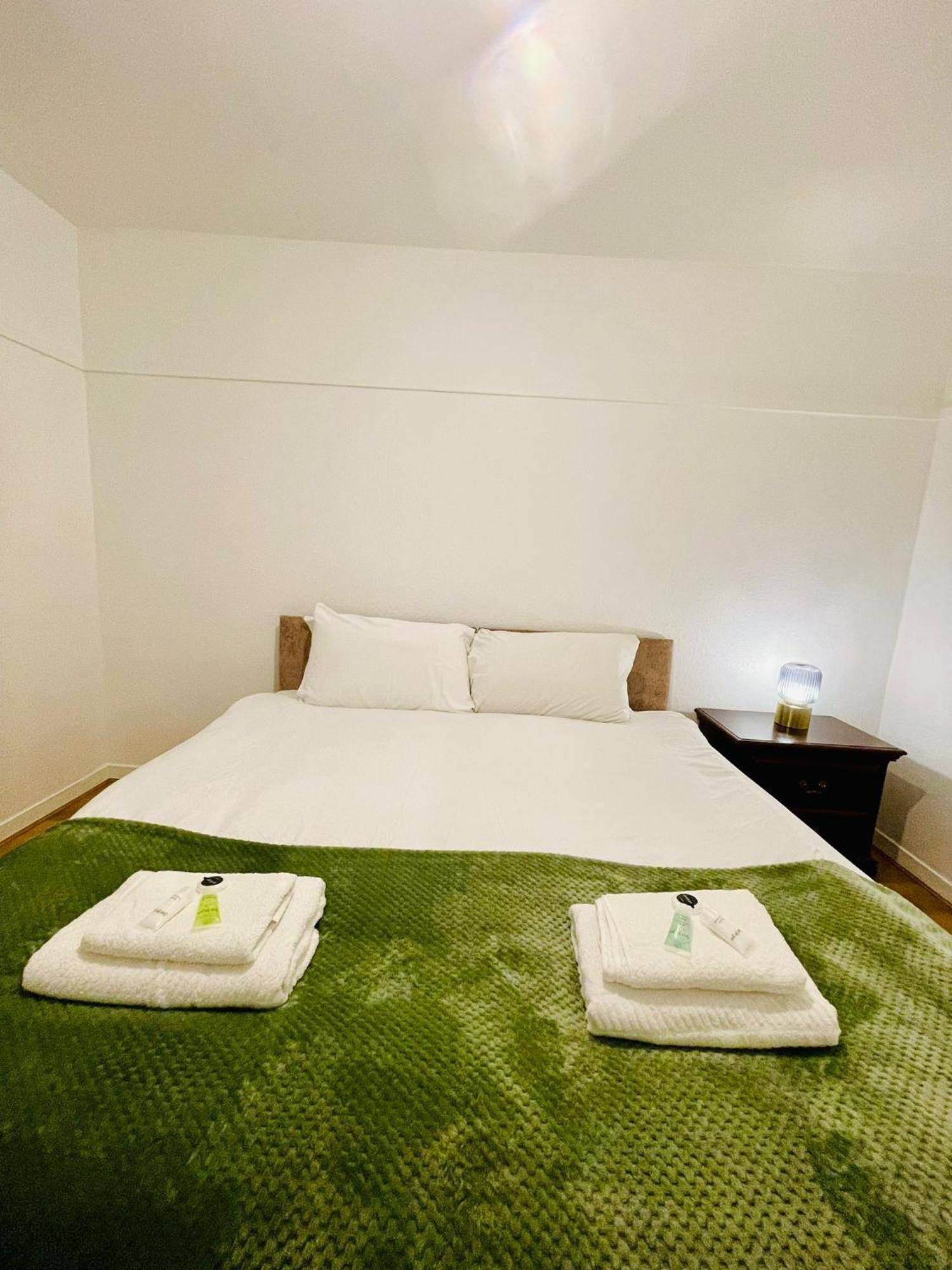 2bd Canarywharf Mile End Private Balcony Free Parking Лондон