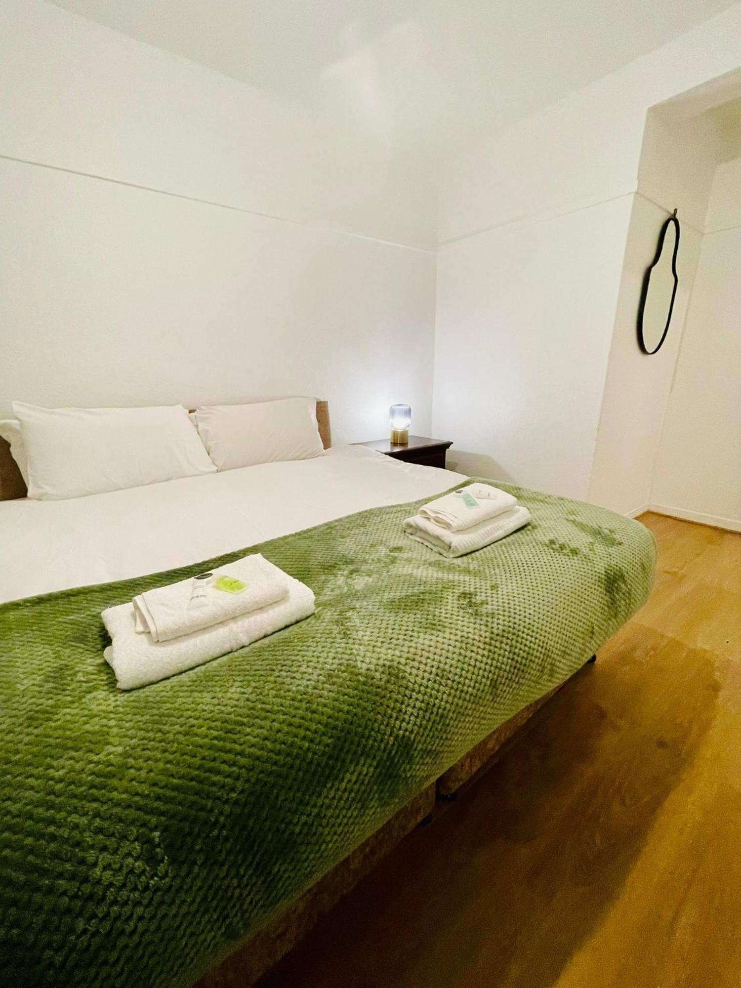 2bd Canarywharf Mile End Private Balcony Free Parking Апартаменты Лондон
