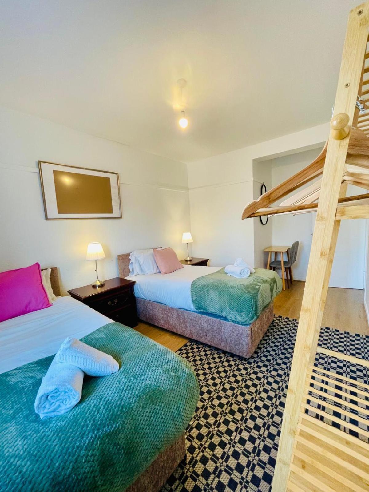 2bd Canarywharf Mile End Private Balcony Free Parking Апартаменты Лондон